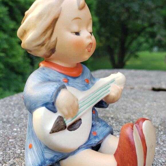 M J Hummel - Titled "JOYFUL" - Porcelain Figurine - Picture 7 of 9